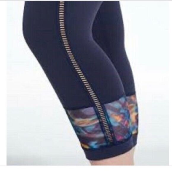 CALIA BY CARRIE UNDERWOOD CROPPED LEGGINGS - Picture 2 of 11